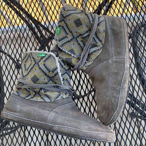 Sanuk boots - Picture 4 of 5